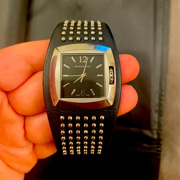 Burberry leather and stainless steel bracelet watch. - Picture 2 of 5